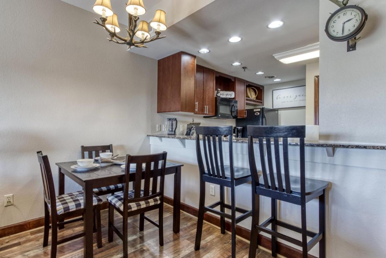 Gorgeous 2Bd 2Bth Condo With Mountain Views Pool Hot Tub Game Room Close To Parkway Pigeon Forge Esterno foto