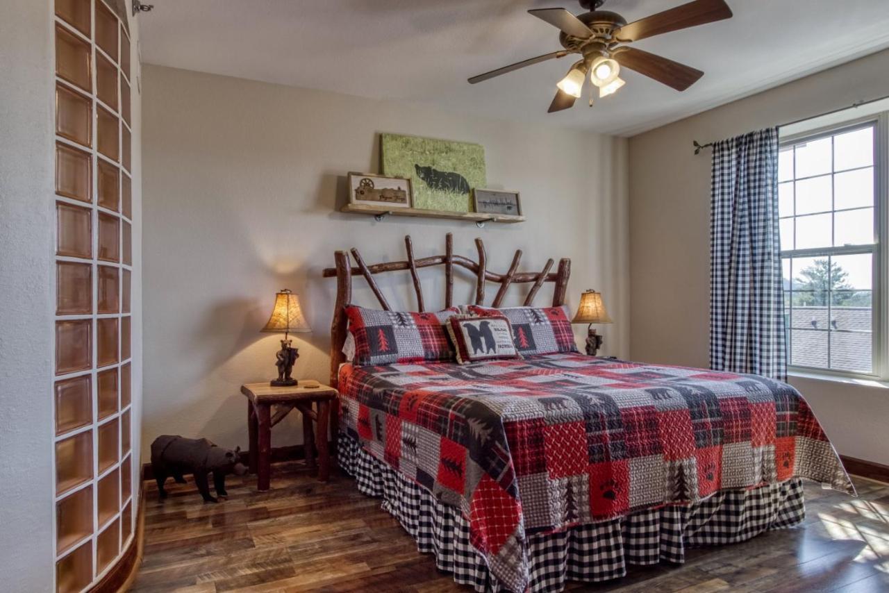Gorgeous 2Bd 2Bth Condo With Mountain Views Pool Hot Tub Game Room Close To Parkway Pigeon Forge Esterno foto