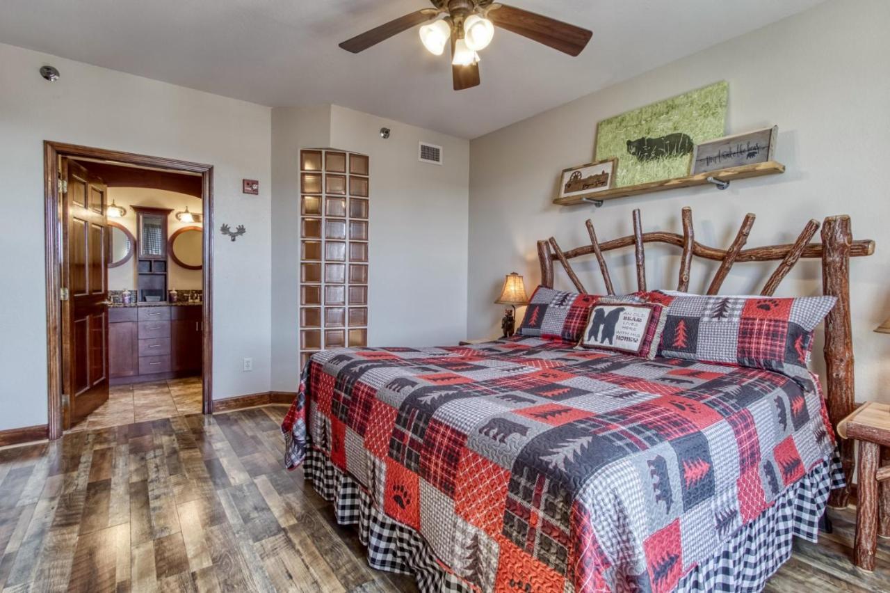 Gorgeous 2Bd 2Bth Condo With Mountain Views Pool Hot Tub Game Room Close To Parkway Pigeon Forge Esterno foto